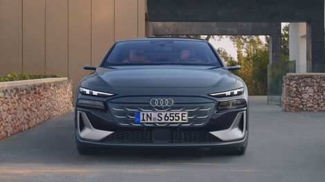 Drive and park assistance for your Audi S6 Avant e-tron