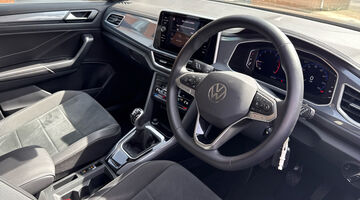 2025 Volkswagen TSI Style Euro 6 5-door (Black) - Image: 6