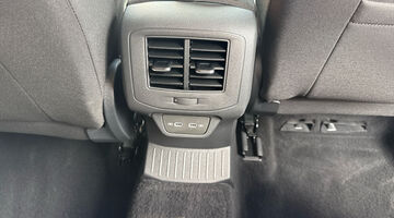 2025 Volkswagen TSI Match DSG Euro 6 5-door (White) - Image: 10
