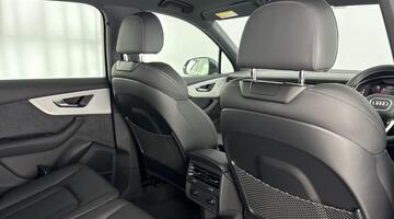 2026 Audi SUV S line TFSI quattro 340 PS tiptronic (Black) - Image: 33