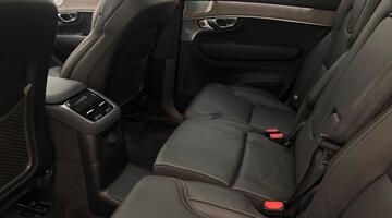2025 Volvo 2.0 T8 18.8kWh Ultra Dark Auto 4WD Euro 6 5-door (Black) - Image: 13
