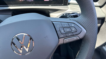 2026 Volkswagen ETSI MHEV R-Line DSG Euro 6 5-door (Multicolour) - Image: 36