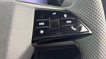 2026 Audi Q6 SUV Black Edition e-tron performance 225,00 kW (Black) - Image: 25