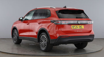 2026 Volkswagen 2.0 TDI Match DSG Euro 6 5-door (Red) - Image: 3