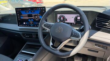 2026 Volkswagen ETSI MHEV Match DSG Euro 6 5-door (Black) - Image: 6