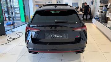 2026 Škoda 2.0 TSI vRS DSG Euro 6 5-door (Black) - Image: 4