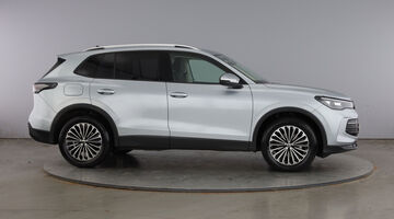 2025 Volkswagen ETSI MHEV Match DSG Euro 6 5-door (Silver) - Image: 4