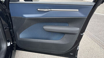 2026 Volvo P5 Long Range 69kWh Plus Auto 5-door (Black) - Image: 41