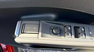 2026 Volkswagen New Life 1.5 eTSI 116 PS 7-speed DSG 5-door (Red) - Image: 13