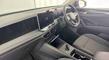 2026 Volkswagen ETSI MHEV Match DSG Euro 6 5-door (Silver) - Image: 2