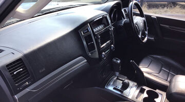 2016 Mitsubishi DI-DC Barbarian Auto 4WD Euro 6 3-door SWB (Silver) - Image: 27