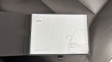 2021 Volvo 2.0 B5 MHEV Momentum Auto Euro 6 5-door (Silver) - Image: 14