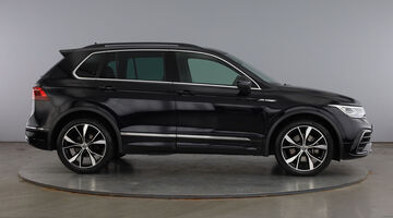 2023 Volkswagen 2.0 TDI R-Line DSG 4Motion Euro 6 5-door (Black) - Image: 4