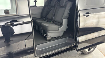 2026 Volkswagen 2.0 TDI T3Commerce Pro Kombi SWB Euro 6 5-door (Black) - Image: 34