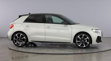 2026 Audi Sportback Black Edition 30 TFSI 116 PS S tronic (Silver) - Image: 3