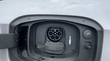 2025 Volvo Single Motor Extended Range 92kWh Ultra Saloon Auto 5-door (Silver) - Image: 24
