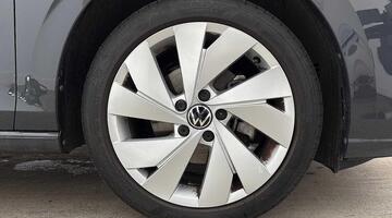 2025 Volkswagen TSI Style Euro 6 5-door (Grey) - Image: 5