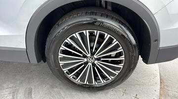 2026 Volkswagen ETSI MHEV Match DSG Euro 6 5-door (Silver) - Image: 34