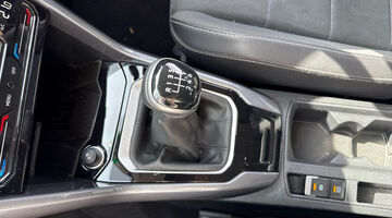 2025 Volkswagen TSI Style Euro 6 5-door (Black) - Image: 14
