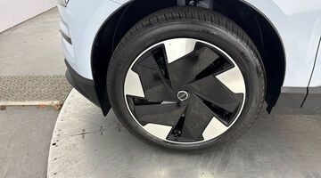 2026 Volvo Single Motor Extended Range 69kWh Plus Auto 5-door (Blue) - Image: 44