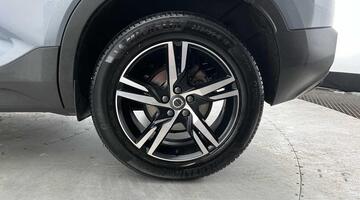 2022 Volvo T3 R-Design Auto Euro 6 5-door (Grey) - Image: 4