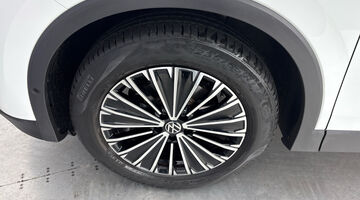 2024 Volkswagen ETSI MHEV Match DSG Euro 6 5-door (White) - Image: 39
