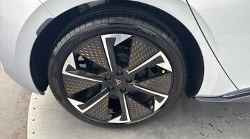 2026 CUPRA V3 59 kWh AFV 230 Auto (Silver) - Image: 28