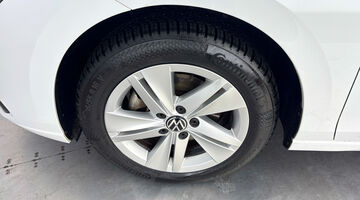 2021 Volkswagen 2.0 TDI Life DSG Euro 6 5-door (White) - Image: 34