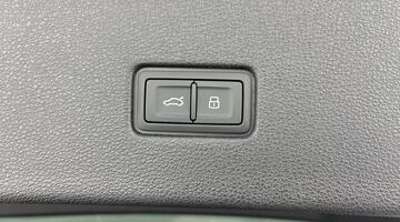 2026 Audi 3.0 e-hybrid V6 22kWh Black Edition Tiptronic quattro Euro 6 5-door (Blue) - Image: 36