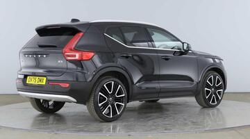 2025 Volvo 2.0 B3 MHEV Ultra Bright DCT Auto Euro 6 5-door (Black) - Image: 3