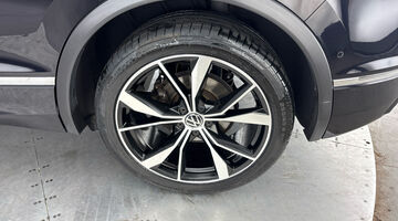 2023 Volkswagen 2.0 TDI R-Line DSG 4Motion Euro 6 5-door (Black) - Image: 38