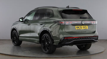 2026 Volkswagen TSI eHybrid 19.7kWh Black Edition DSG Euro 6 5-door (Green) - Image: 3
