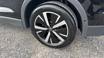 2026 Volkswagen Match 1.5 eTSI 150 PS 7-Speed DSG 5-door (Black) - Image: 21