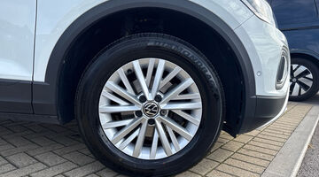 2023 Volkswagen TSI Life DSG Euro 6 5-door (White) - Image: 5
