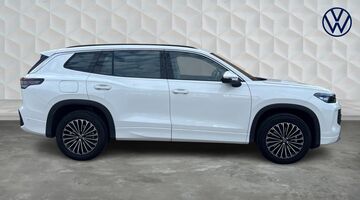 2026 Volkswagen 2.0 TDI Life DSG Euro 6 5-door (White) - Image: 4