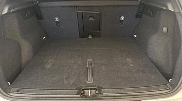 2025 Volvo 2.0 B3 MHEV Plus Dark DCT Auto Euro 6 5-door (White) - Image: 14