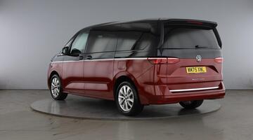 2025 Volkswagen 2.0 TSI Style Long MPV DSG Euro 6 5-door (Black) - Image: 3