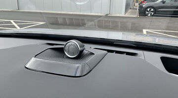 2025 Volvo Single Motor Extended Range 92kWh Ultra Saloon Auto 5-door (Silver) - Image: 39