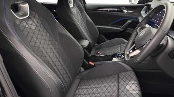2025 Volkswagen TSI eHybrid 19.7kWh R-Line DSG Euro 6 5-door (Green) - Image: 10