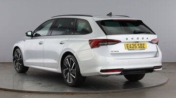 2025 Škoda TSI e-TEC MHEV ACT SportLine DSG Euro 6 5-door (Silver) - Image: 3