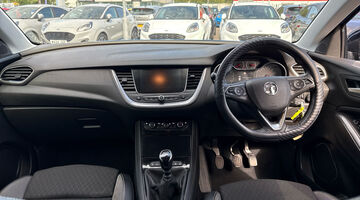 2020 Vauxhall Turbo SRi Nav Euro 6 5-door (Blue) - Image: 8