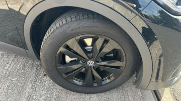 2026 Volkswagen Pro 77kWh Black Edition Auto 5-door (Black) - Image: 13