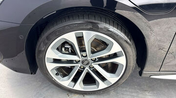 2025 Audi TFSIe 40 S line Sportback S Tronic Euro 6 5-door 17.9kWh (Black) - Image: 39