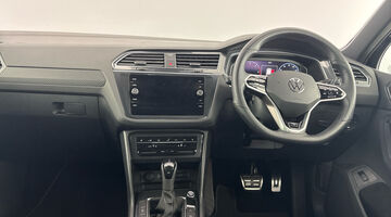 2023 Volkswagen 2.0 TDI R-Line DSG 4Motion Euro 6 5-door (Black) - Image: 9