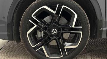 2025 Volkswagen TSI eHybrid 19.7kWh R-Line DSG Euro 6 5-door (Grey) - Image: 5