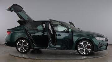 2026 Škoda Hatch vRS 2.0 TSI 265 PS DSG (Green) - Image: 10