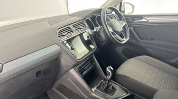 2022 Volkswagen TSI Life Euro 6 5-door (White) - Image: 2
