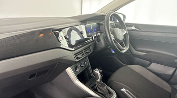 2022 Volkswagen 1.0 TSI Life DSG Euro 6 5-door (Vibrant Violet) - Image: 2