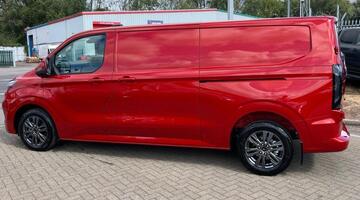 2026 Ford 2.080 EcoBlue Limited Auto L1 H1 Euro 6 5-door (Red) - Image: 9