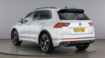 2022 Volkswagen 2.0 TSI R-Line DSG 4Motion Euro 6 5-door (Silver) - Image: 3